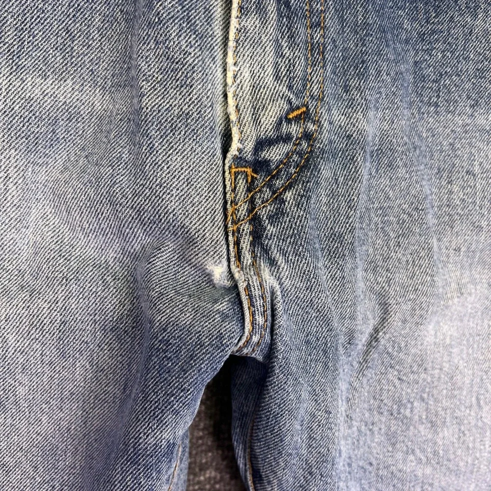 Levis levis 517